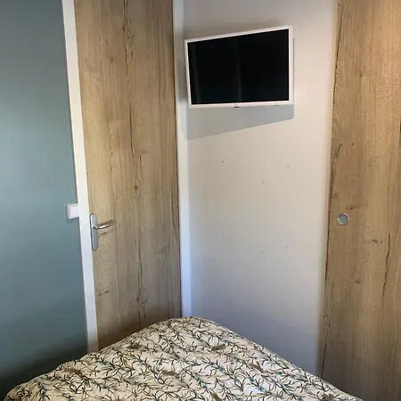 Au Petit Bonheur Kamp alanı *