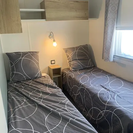 Au Petit Bonheur Kemp Vias